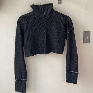 Black and grey lounge top